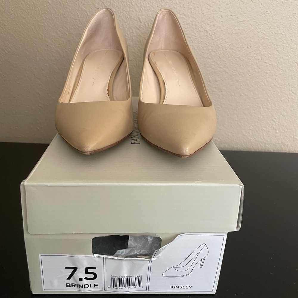 Banana Republic Kinsley pumps.  Size:7.5 Color: Brindle.